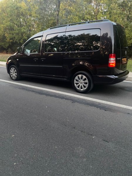 Tirane, shes minivan | minibus VW Caddy Maxi 7 vende Nafte, gri e erret manuale Kondicioner
