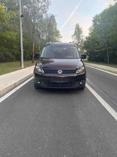 Tirane, shes minivan | minibus VW Caddy Maxi 7 vende Nafte, gri e erret manuale Kondicioner