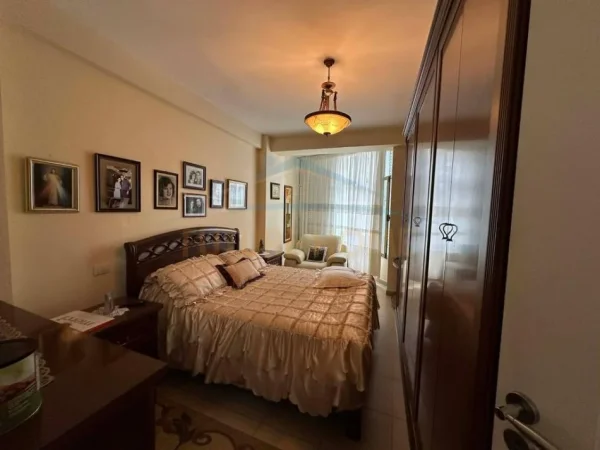 Tirane, shitet apartament 2+1+Ballkon Kati 2, 123 m² 166.000 € (Unaza e Re)