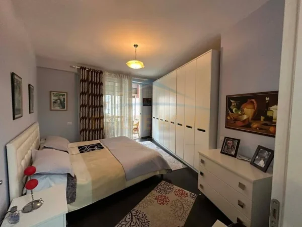 Tirane, shitet apartament 2+1+Ballkon Kati 2, 123 m² 166.000 € (Unaza e Re)