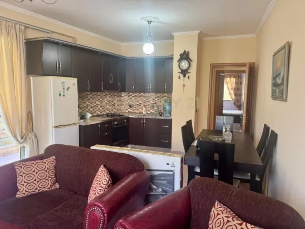 Tirane, jepet me qera apartament , 107 m² 450 € 