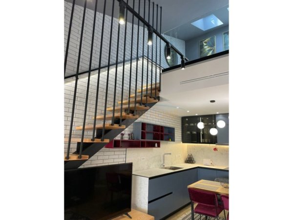 Tirane, jepet me qera apartament duplex Dublex Kati 3, 90 m² 900 € (Pallati i Brigadave)