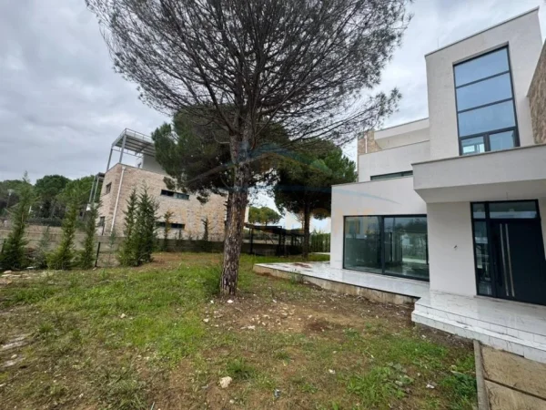 Gjiri Lalezit | Hamallaj, shitet Vile 2 Katshe , 405 m² 25.000.000 € (Gjiri I Lalëzit)