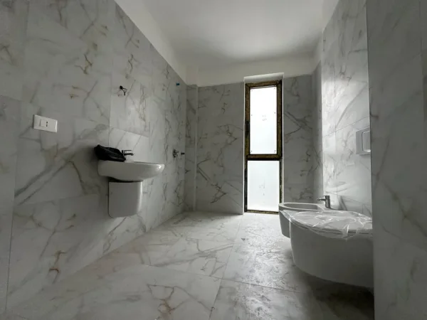 Tirane, shitet apartament 2+1+2+Ballkon , 123 m² 170.000 € (Ish Dogana, Eagle Residence)