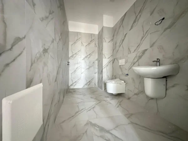 Tirane, shitet apartament 2+1+2+Ballkon , 123 m² 170.000 € (Ish Dogana, Eagle Residence)