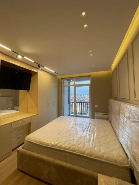 Tirane, shitet apartament 2+1+Ballkon Kati 4, 108 m² 253.000 € (Shkolla e Bashkuar)