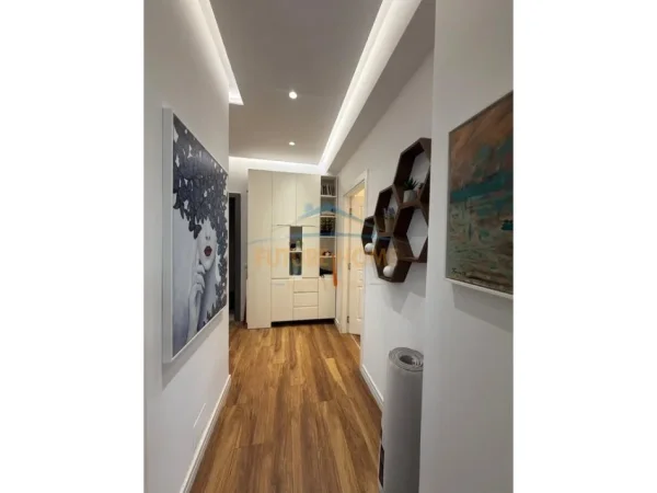 Tirane, shitet apartament 2+1+Ballkon Kati 5, 92 m² 192.000 € (Kompleksi Golden Park)