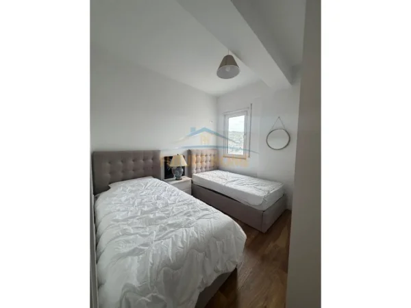 Tirane, shitet apartament 2+1+Ballkon Kati 5, 92 m² 192.000 € (Kompleksi Golden Park)