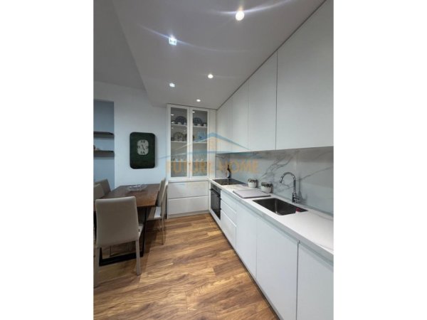 Tirane, shitet apartament 2+1+Ballkon Kati 5, 92 m² 192.000 € (Kompleksi Golden Park)