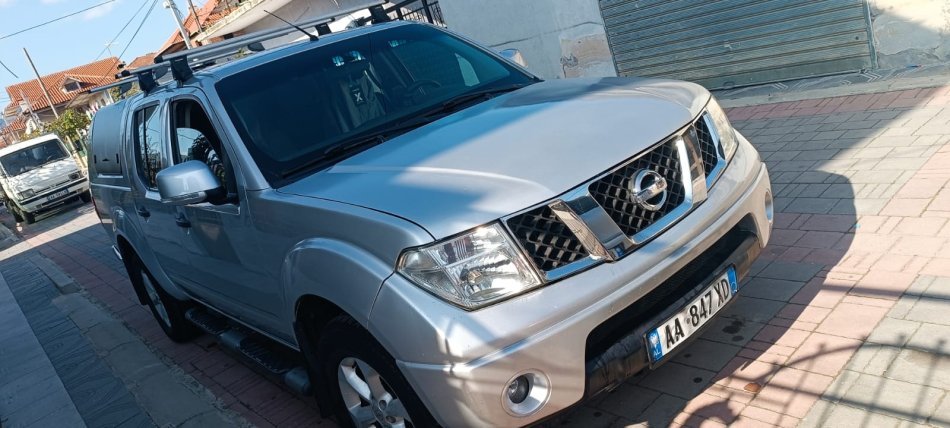 Pogradec, shitet Pick-Up Nissan Navara Nafte, gri metalizato manuale Kondicioner 220.000 km 12.500 €