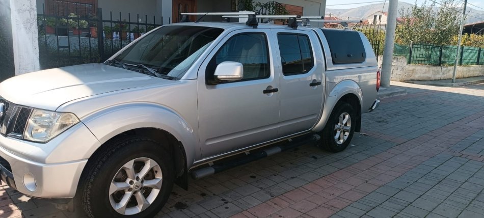 Pogradec, shitet Pick-Up Nissan Navara Nafte, gri metalizato manuale Kondicioner 220.000 km 12.500 €