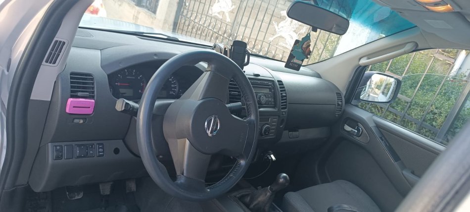 Pogradec, shitet Pick-Up Nissan Navara Nafte, gri metalizato manuale Kondicioner 220.000 km 12.500 €