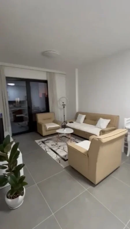 Tirane, jepet me qera apartament 1+1+Ballkon Kati 6, 500 € 