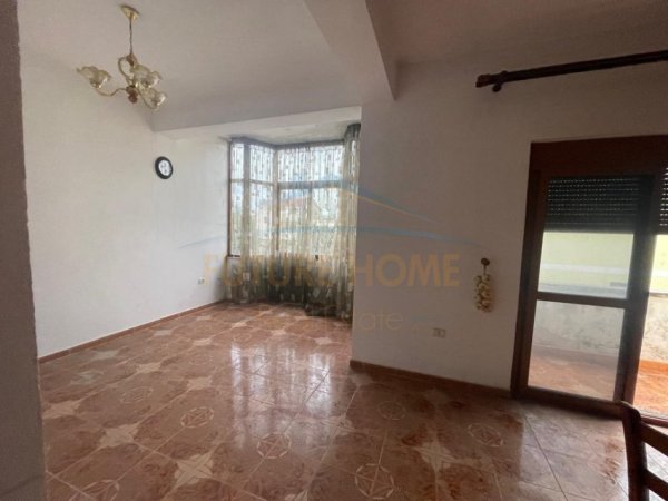 Durres, shitet shtepi 2+1 Kati 2, 355 m² 90.000 € 