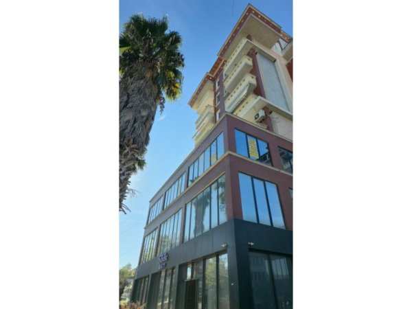 Tirane, shitet apartament 2+1 Kati 11, 138 m² 137.000 € (Bulevardi Blu Kamez)