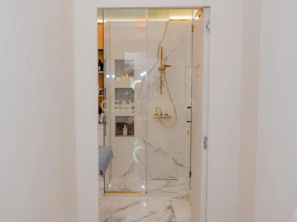 Tirane, shes Biznes – Parukeri &amp; Estetikë Neom127616 200.000 €