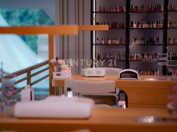 Tirane, shes Biznes – Parukeri &amp; Estetikë Neom127616 200.000 €