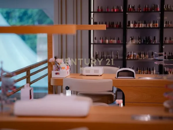 Tirane, shes Biznes – Parukeri &amp; Estetikë Neom127616 200.000 €