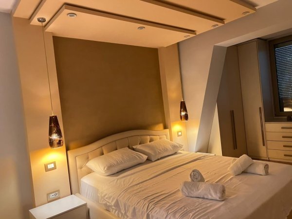 Tirane, jepet me qera apartament 2+1 Kati 1, 85 m² 1.190 € (Bardhok Biba)