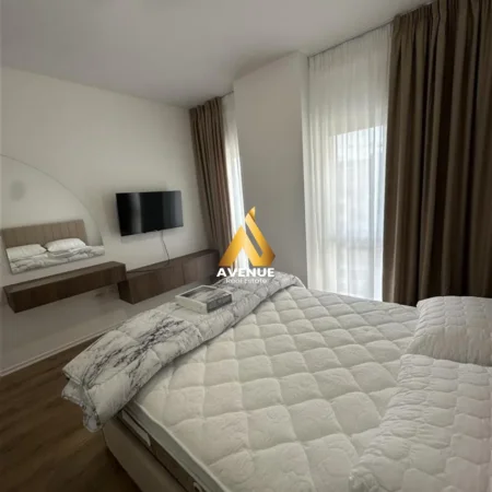 Tirane, jepet me qera apartament 2+1+Ballkon Kati 8, 90 m² 900 € (zogu i zi)