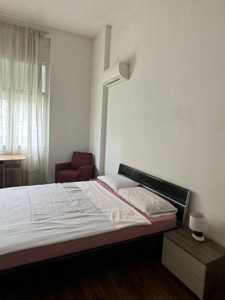 Tirane, jepet me qera apartament 2+1+Ballkon Kati 8, 110 m² 650 (Zogu i Zi/Ring Center)
