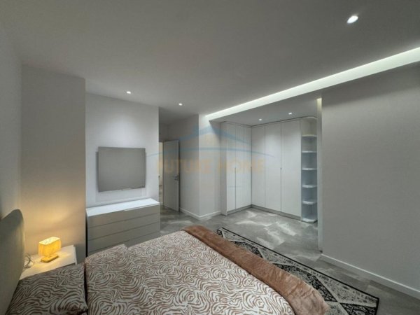 Tirane, jepet me qera apartament 2+1 Kati 10, 119 m² 1.250 € 