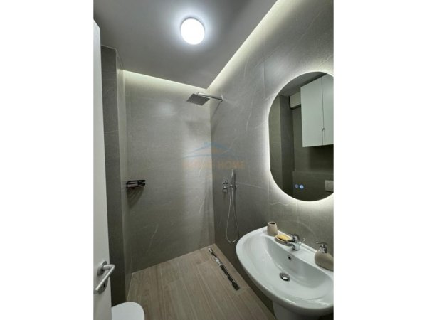 Tirane, jepet me qera apartament 2+1 Kati 10, 119 m² 1.250 € 