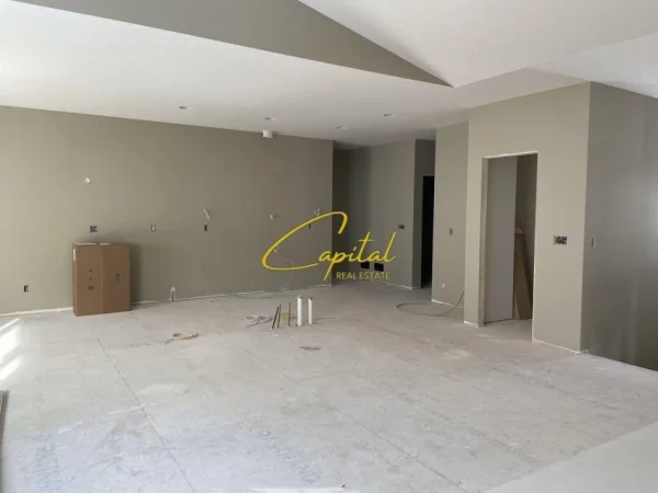 Tirane, jepet me qera ambjent biznesi Kati 0, 200 m² 1.500 € (KOMUNA E PARISIT)