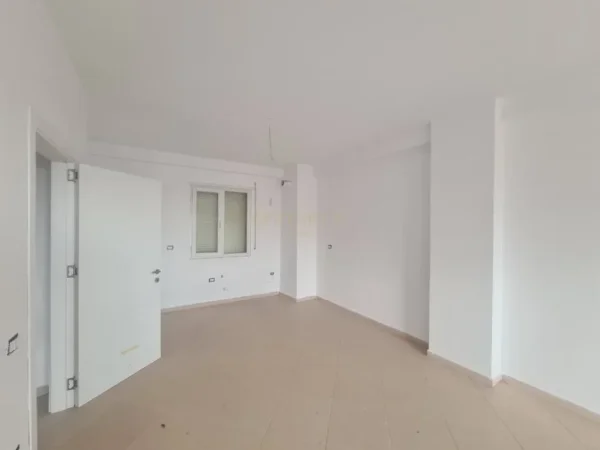 Tirane, shitet apartament 2+1 Kati 4, 118 m² 129.800 € (Rruga Ramazan Gaxherri)