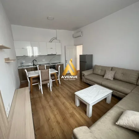 Tirane, jepet me qera apartament 2+1+Ballkon Kati 3, 85 m² 400 € (rruga paqesori)