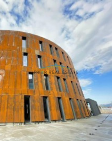 Tirane, shitet ambjent biznesi , 3.111 m² (Rruga e Rinasit) ,KONTAKTO PER CMIMIN