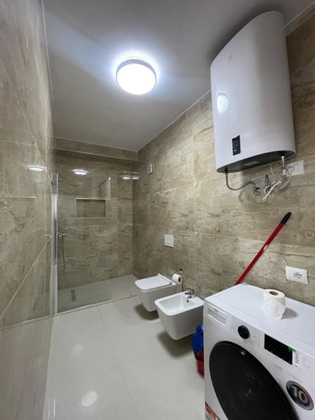 Tirane, jepet me qera apartament 1+1 Kati 6, 70 m² 700 € (Zogu iZI)
