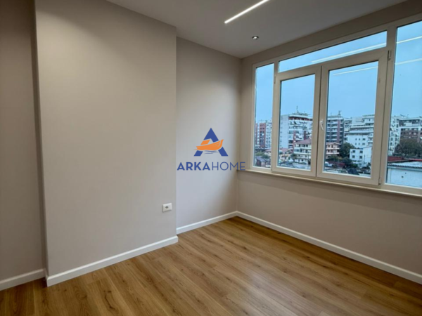 Tirane, shitet apartament 1+1+Ballkon Kati 3, 50 m² 90.000 €