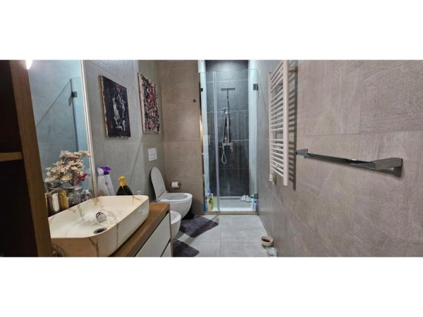 Tirane, shes apartament 2+1 Kati 6, 115 m² 180.000 € 