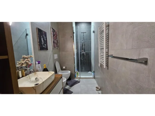 Tirane, shes apartament 2+1 Kati 6, 115 m² 180.000 € 