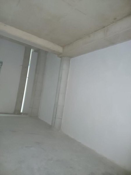 Tirane, jepet me qera magazine Kati -1, 156 m² 1.000 € (Karl Gega)