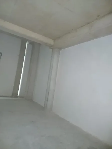 Tirane, jepet me qera magazine Kati -1, 156 m² 1.000 € (Karl Gega)