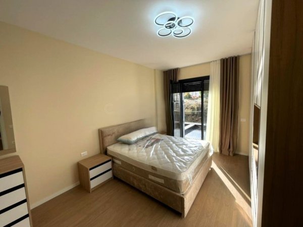 Tirane, jepet me qera apartament 2+1 Kati 2, 117 m² 1.300 € (liqeni thate)