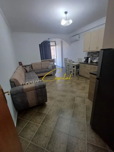 Tirane, jepet me qera apartament 2+1 Kati 1, 74 m² 500 € (YZBERISHT)