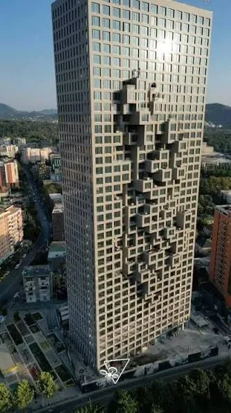 Tirane, jepet me qera , 677 m² 16.000 € (NE GODINEN E DOWNTOWN ONE)