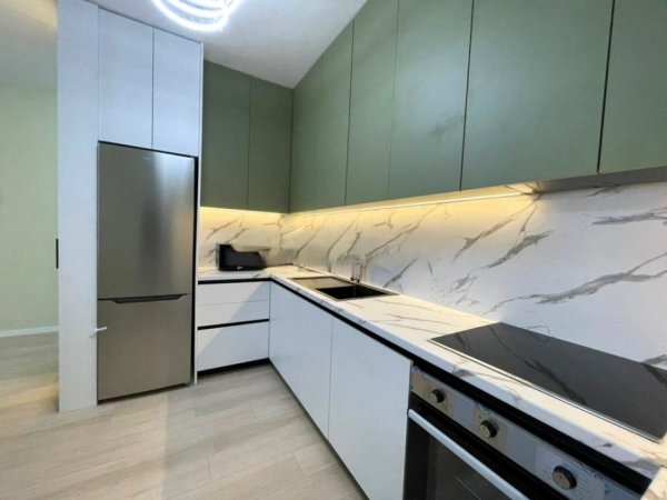 Tirane, jepet me qera apartament 2+1 Kati 2, 113 m² 1.200 € (liqeni thate)