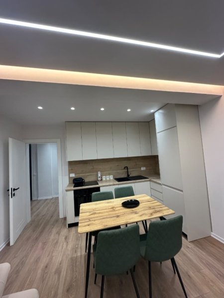 Tirane, jepet me qera apartament 2+1 Kati 4, 98 m² 800 € (QENDER BULEVARDI ZOGGU I)