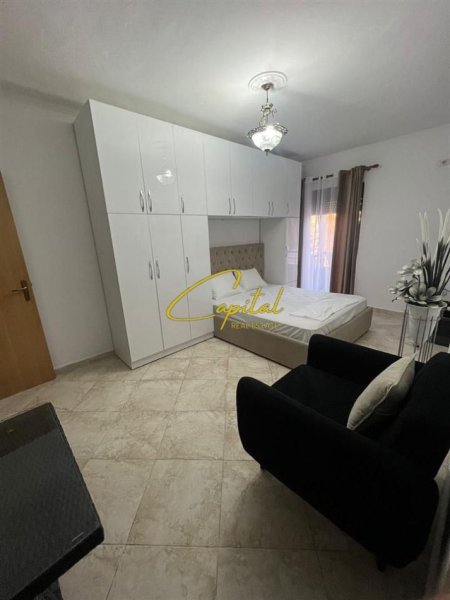 Tirane, jepet me qera apartament 1+1 Kati 3, 45 m² 500 € (RRUGA E BARRIKADAVE)