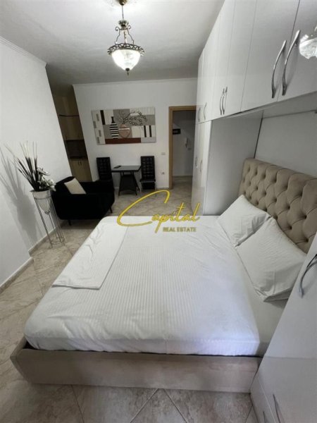 Tirane, jepet me qera apartament 1+1 Kati 3, 45 m² 500 € (RRUGA E BARRIKADAVE)