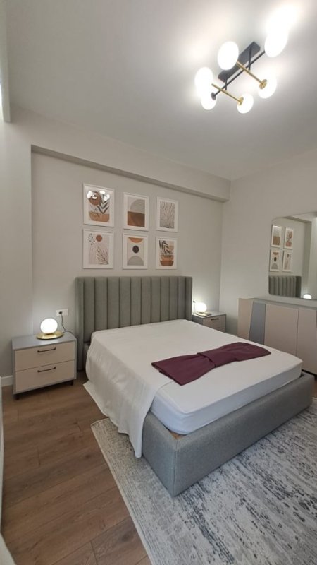 Tirane, jepet me qera apartament 3+1 , 140 m² 1.500 € 