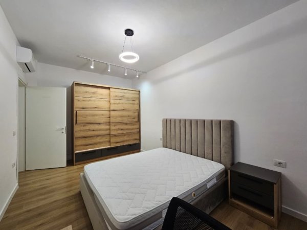 Tirane, jap me qera apartament 3+1+Ballkon Kati 9, 105 m² 700 € (Fusha e Aviaconit)