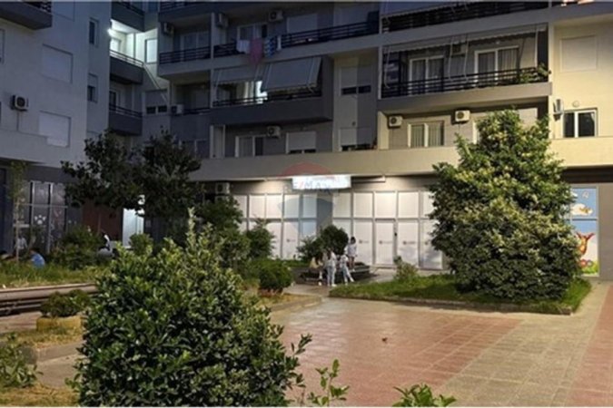 Tirane, shitet dyqan , 110 m² 715.000 € (Kika 2, Tiranë (ID: 530571001-123)