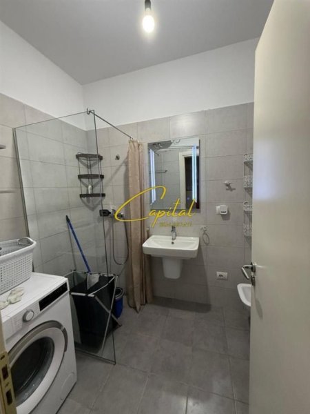 Tirane, jepet me qera apartament 1+1 Kati 4, 65 m² 450 € (RRUGA E KAVAJES)