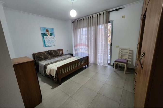 Tirane, jepet me qera apartament 2+1+Ballkon Kati 3, 90 m² 600 € (Kristal Center)