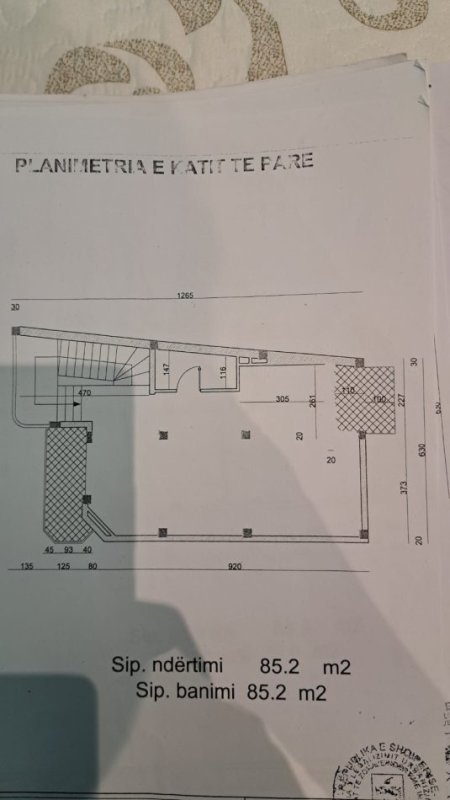 Tirane, jepet me qera ambjent biznesi , 290 m², 400 000 ALL